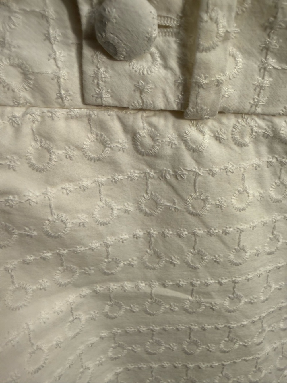 Banana Republic Mid Rise Shorts Women’s Feminine White Eyelet Like New - Picture 10 of 10